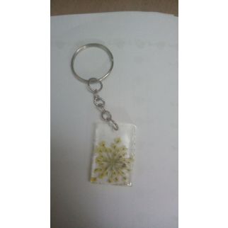 ميدالية مستطيلة بتلات زهر اصفر