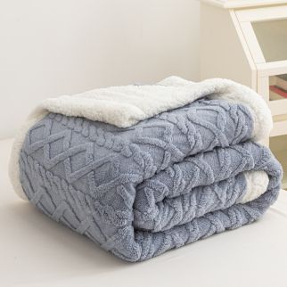 Coral Flannel Thickened Lambswool Blanket: Ideal for Sofas, Measures 180*200CM